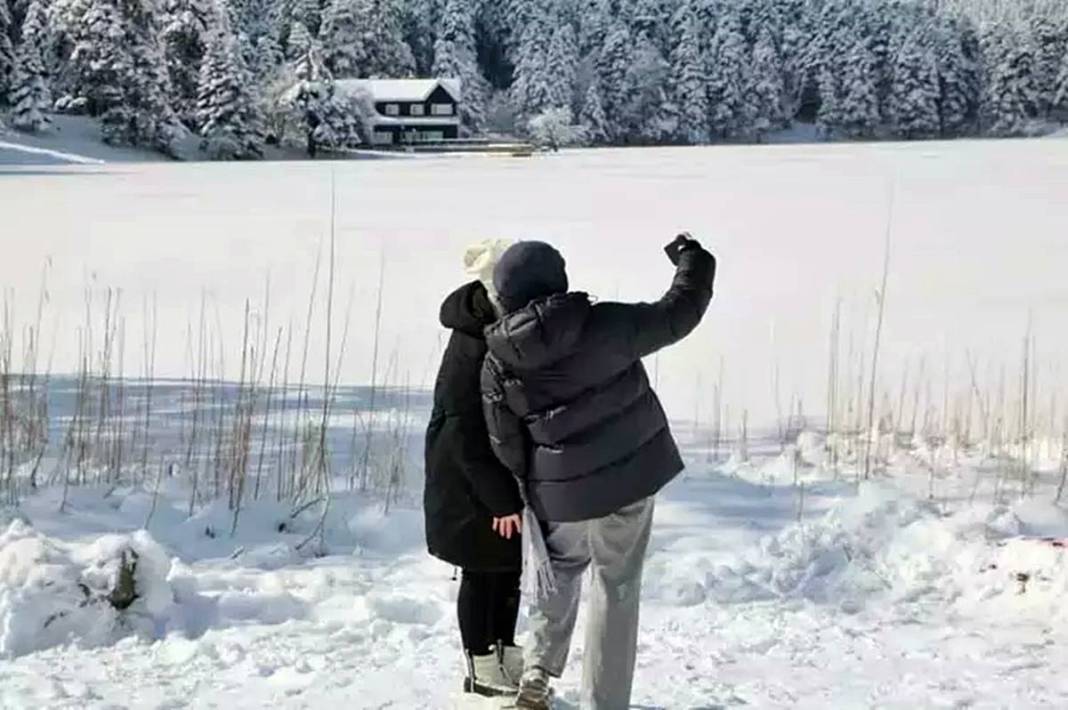 Kar yağdı, herkes oraya akın etti! Büyüleyici manzaraya şahitlik ettiler 5